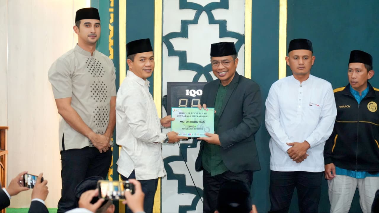 Bupati Bandung Salurkan Bantuan CPPD kepada Puluhan Ribu Masyarakat di Desa Rawan Pangan