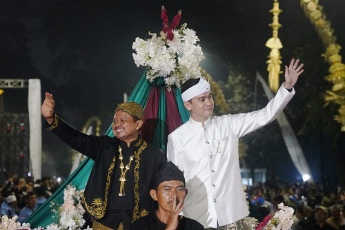 Sumedang Meriahkan Kirab Mahkota Binokasih di Bandung