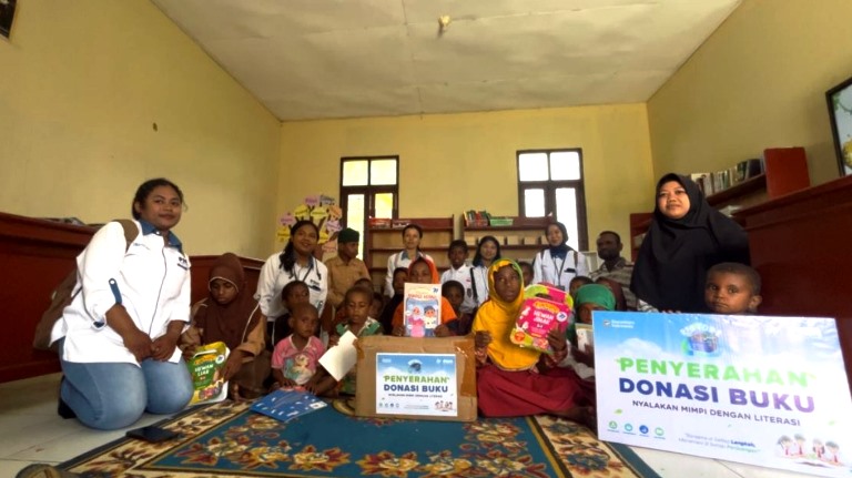 Potret Senyum Anak-Anak Pedalaman Mendapat Ribuan Buku Baru dari PNM