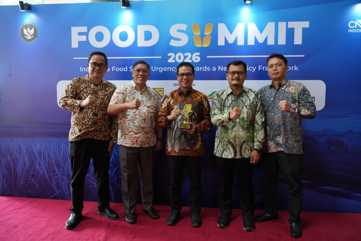 Implementasi MBG Berhasil, Bupati Bandung Raih Penghargaan Nasional di Food Summit 2026