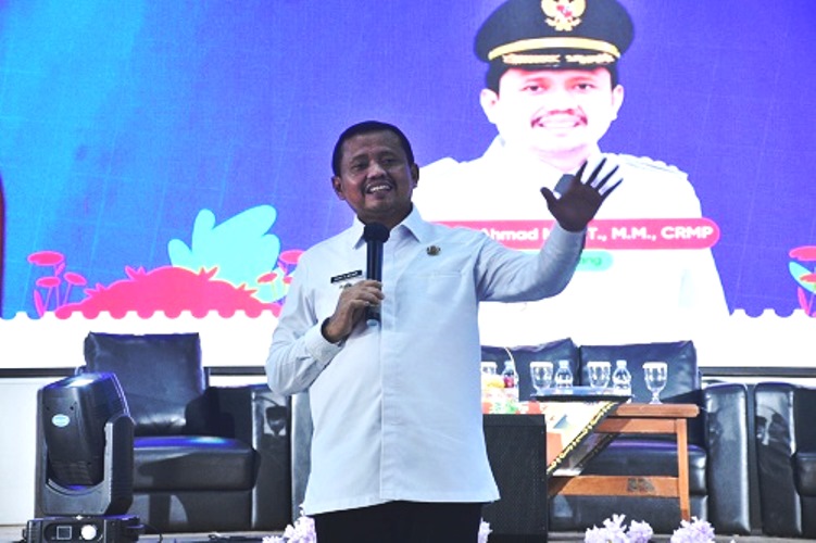 Bupati Dony Tegaskan Komitmen Sekolah Ramah Lingkungan