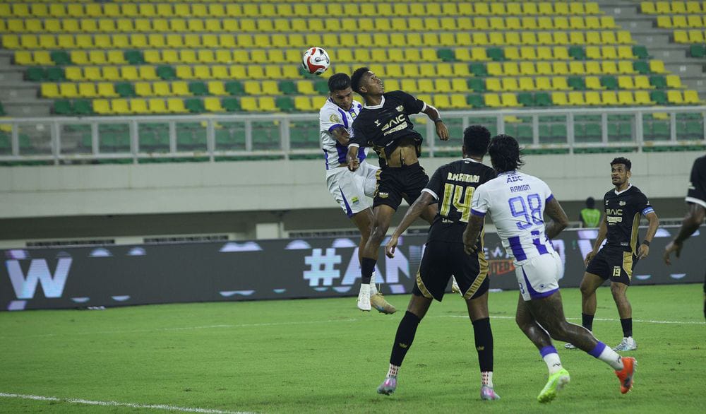 Persib Nyaris Babak Belur, Kartu Merah Ubah Kedudukan 2-2 Atas Dewa United, Puncak Klasemen Goyah
