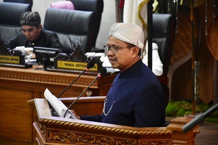 Rapat Paripurna DPRD Bupati Dony Sampaikan Capaian Sumedang 