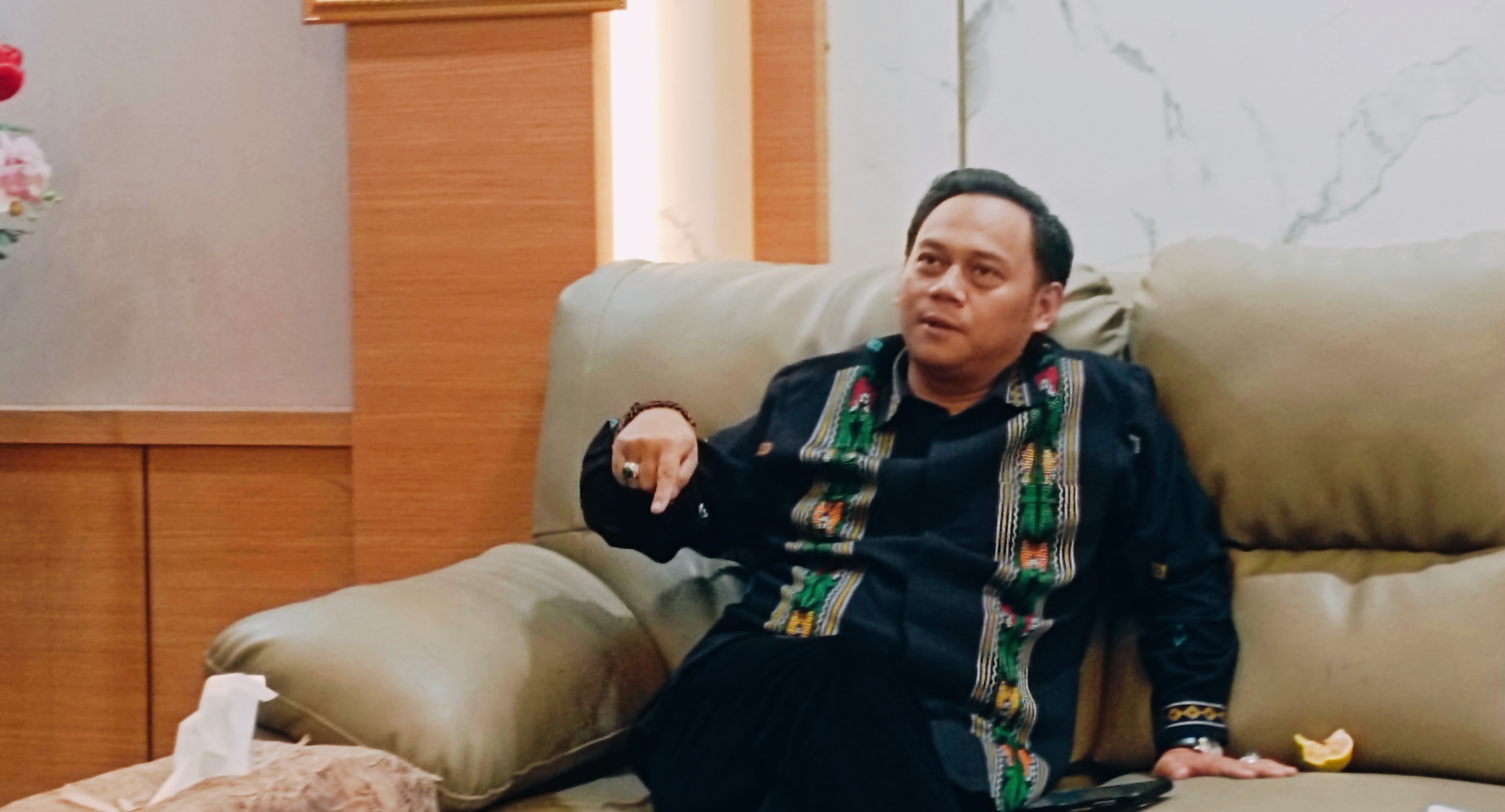 Disambut Masyarakat, Wakil Ketua DPRD Dr Akhiri Hailuki Sebut Penyebarluasan Perda Inisiatif DPRD Amanat UU