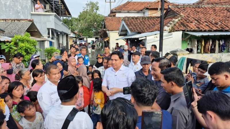 Bupati Lucky Hakim Tinjau Langsung Sejumlah Lokasi Banjir di Indramayu