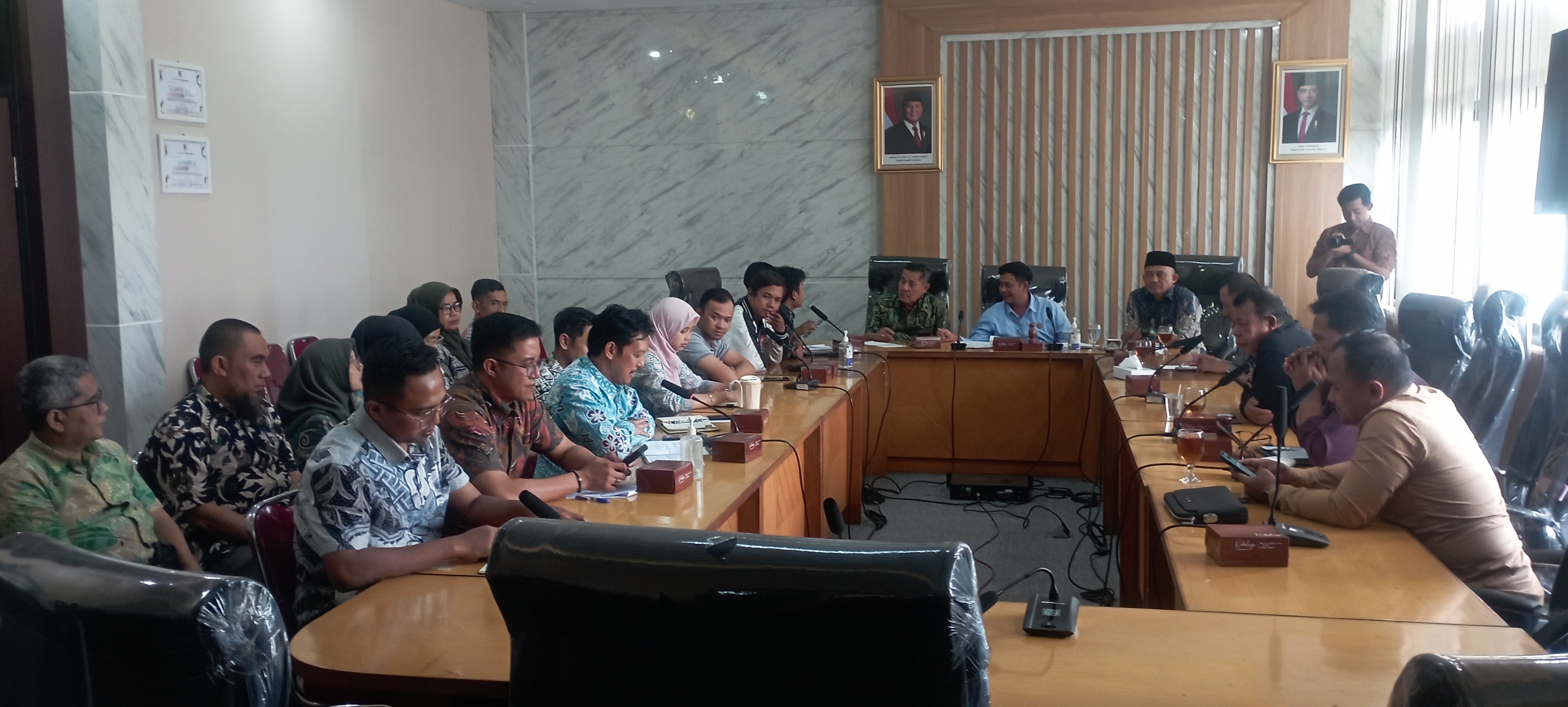 Aliansi Pelajar Mahasiswa Sambangi DPRD Kabupaten Bandung, Soroti Temuan di Lapangan Soal Program MBG