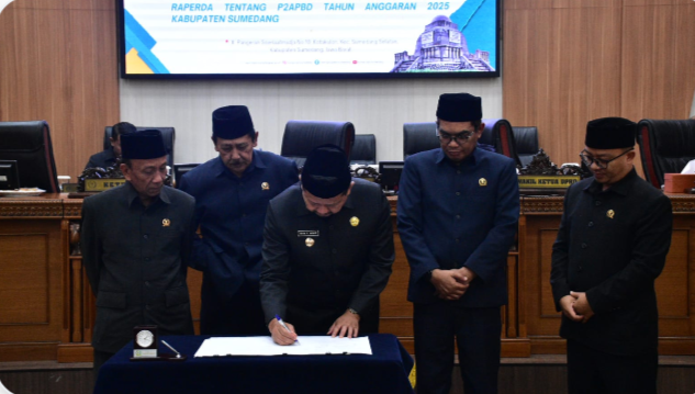 Bupati Sumedang Serahkan LPP APBD 2025