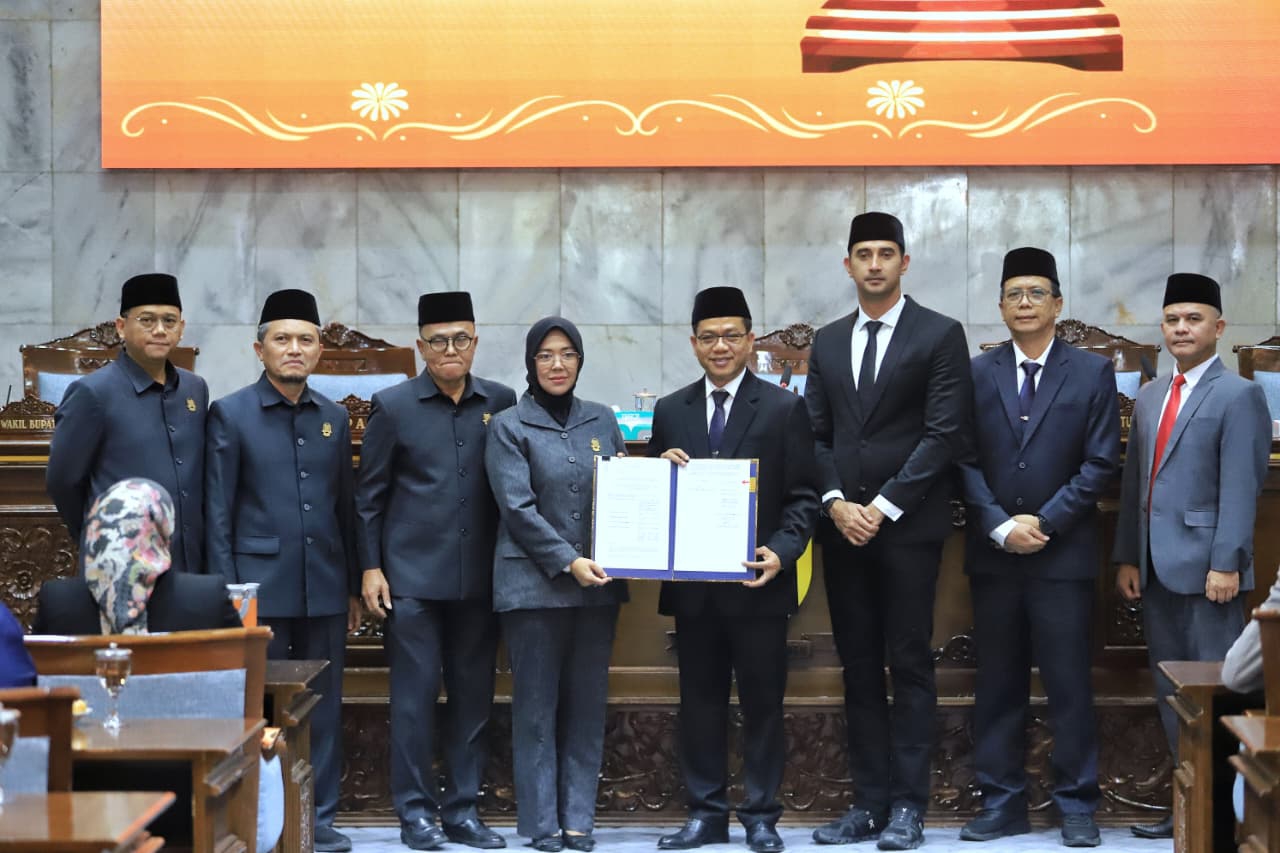 DPRD Kabupaten Bandung Setujui Dua Raperda Strategis, Bupati: Sinergi Eksekutif dan Legislatif Modal Utama 