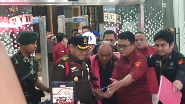 Karier Dadan Hindayana Hingga Dibrogol Kejagung 