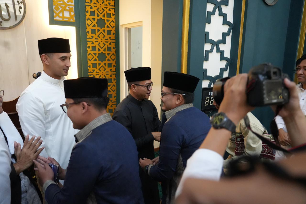 Ribuan Warga Shalat Id di Al Fathu, Bupati Sampaikan Capaian yang Telah dan Sedang Dikerjakan