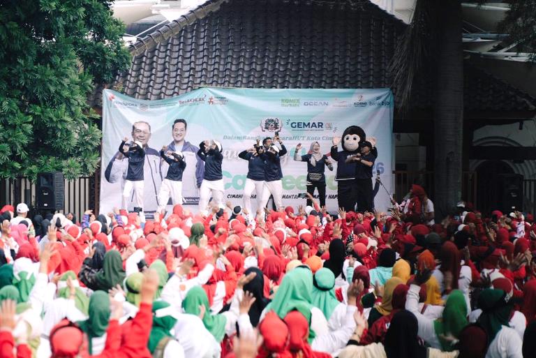 Wali Kota Ngatiyana Resmi Buka CFD, Ribuan Warga Tumpah ruah di Alun-alun Cimahi