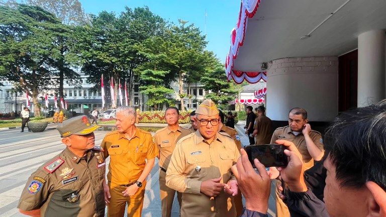 Pemkot Usut Kasus Penebangan Pohon Jalan Riau, Perizinan Usaha Ikut Diperiksa