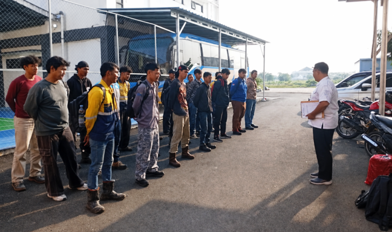 Cetak SDM Unggul, PLN Nusantara Power dan Kecamatan Sukra Gelar Pelatihan Welder Bersertifikat