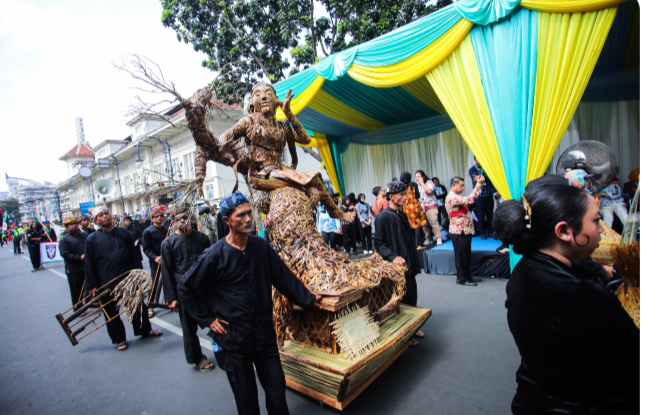 Ribuan Warga Padati Festival Asia Afrika, Bandung Semakin Mendunia