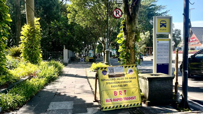 Wali Kota Bandung Bekukan Izin Pembangunan BRT