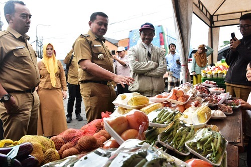 Sambil Ngabuburit ada Bazar Ramadan di Pusat Oleh-Oleh Sumedang