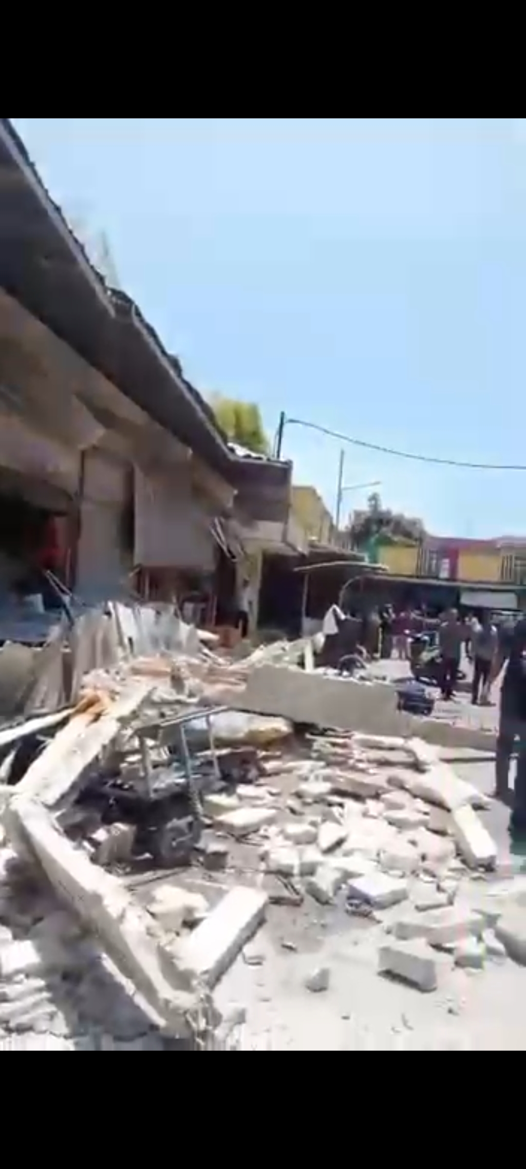 Kanopi Pasar Soreang Tiba-tiba Ambruk, Satu Orang Dilaporkan Tewas, Tiga Terluka