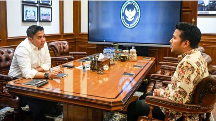 Seskab Teddy Terima Wagub Jatim Emil Dardak, Bahas Program Strategis Presiden