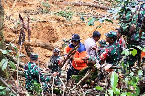 Pemda Sumedang Pastikan Pemantauan Komprehensif di Kawasan Longsor Cisoka