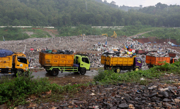 TPA Sarimukti Kembali Dibuka, DLH Kerahkan 1.025 Personel Tangani Sampah di 71 Titik