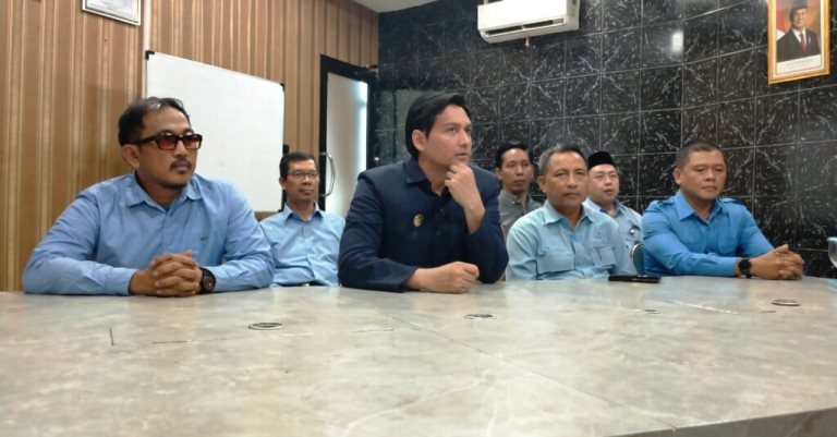 Bupati Lucky Hakim Sidak Perumdam Tirta Darma Ayu Pastikan Produksi Air Bersih Layak Konsumsi