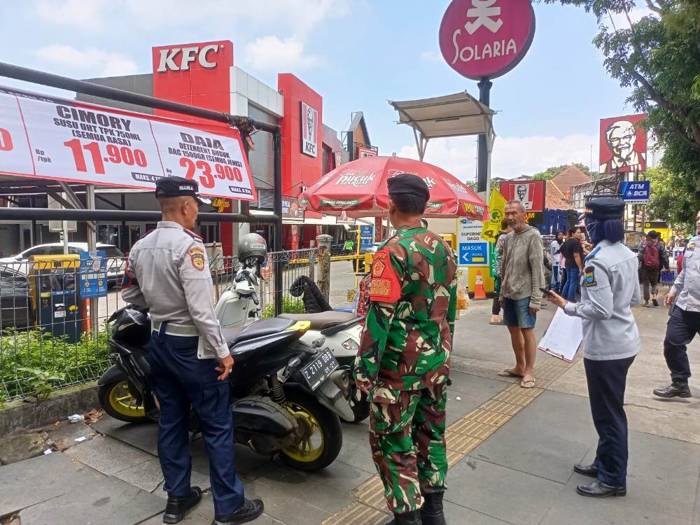 Gencarkan Operasi Parkir Liar, Dishub Tertibkan Puluhan Kendaraan