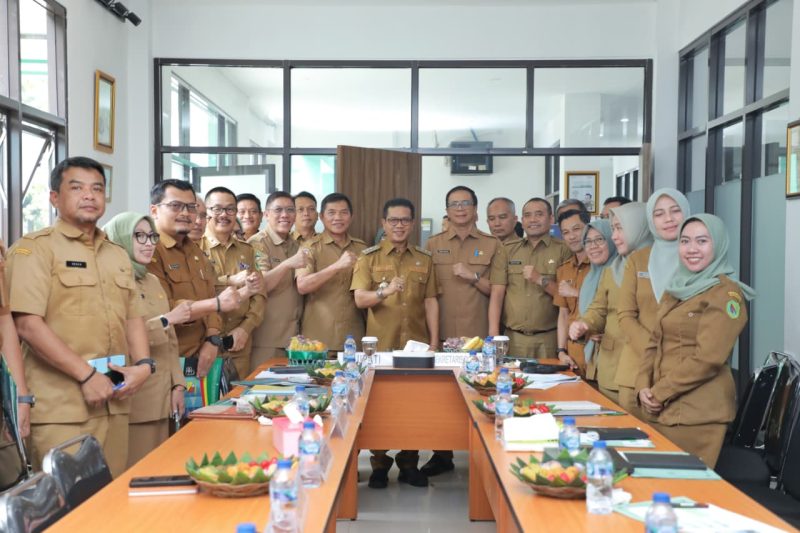 Bupati Bandung Apresiasi Kinerja Diskop UMKM, Sukseskan Program Presiden