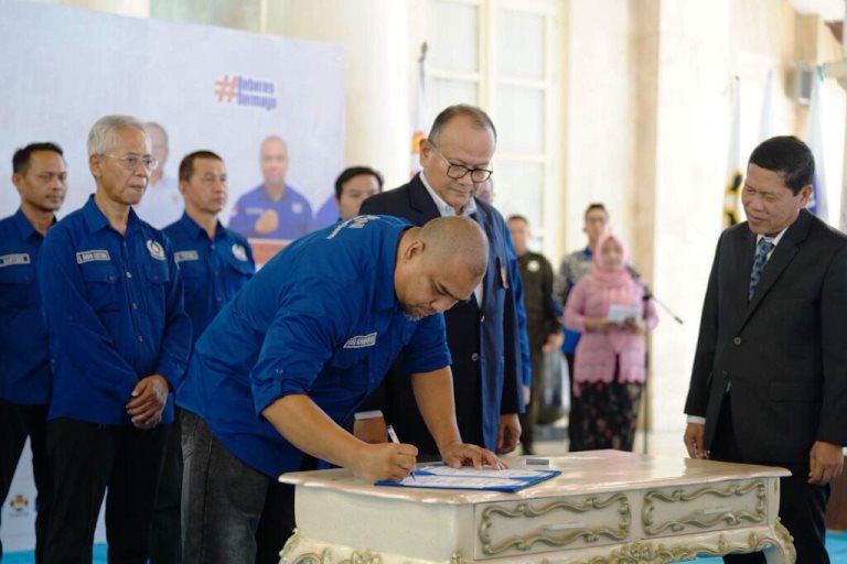 Pelantikan Pengurus KONI, Pemkab Indramayu Tegaskan Dukungan untuk Kemajuan Olahraga