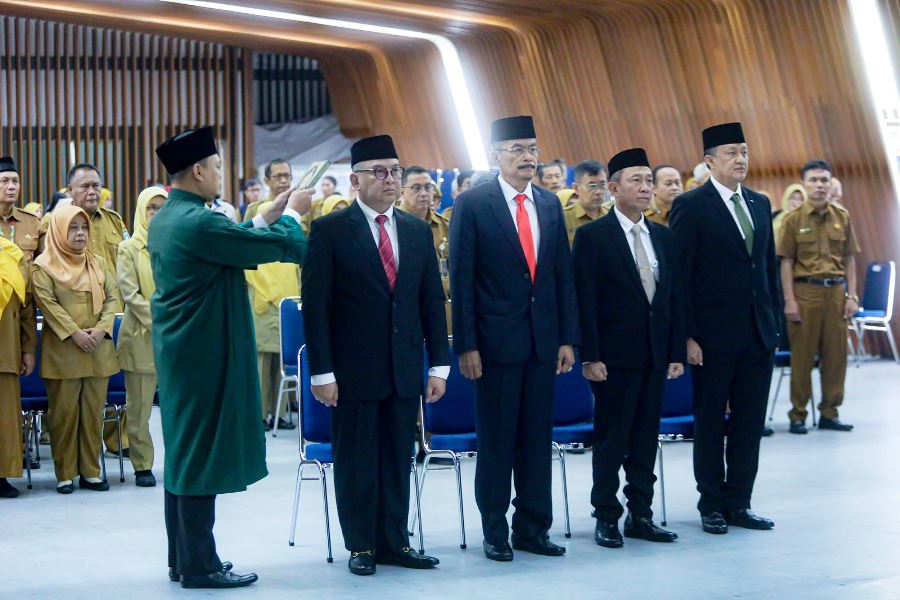 Wali Kota Bandung Lantik Empat Pejabat Pimpinan Tinggi