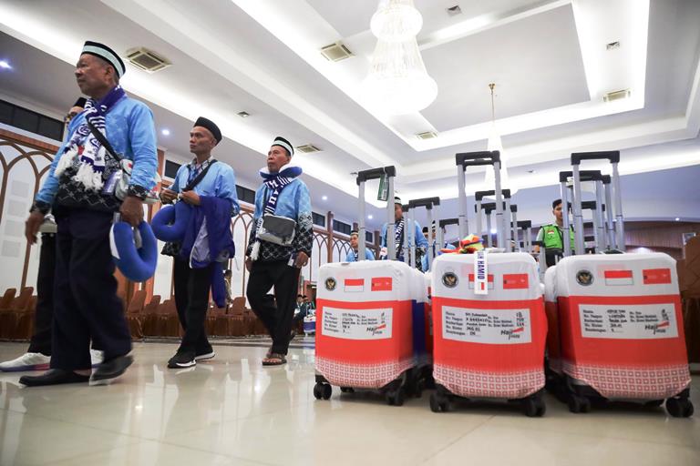Menhaj Lepas Keberangkatan 391 Jemaah Haji Kloter Pertama