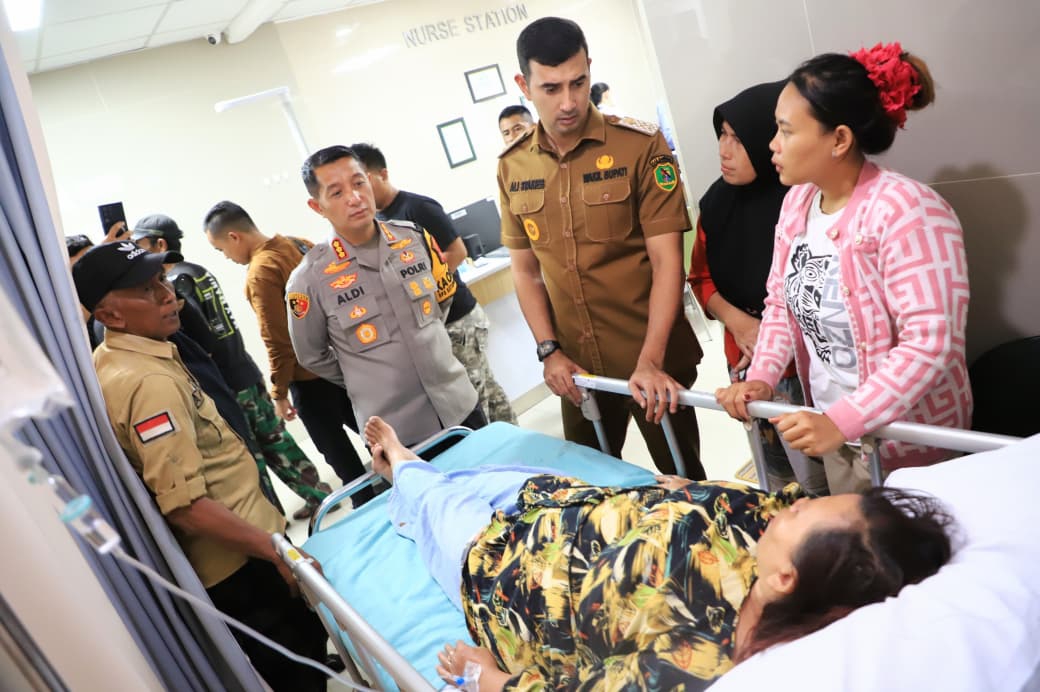 Wabup Ali Syakieb Tinjau Lokasi Pasar Soreang yang Ambruk, Penyebabnya Masih dalam Penyelidikan
