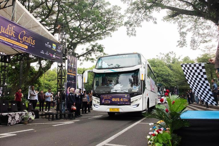 Lepas 259 Pemudik Gratis, Wali Kota: Pulang Kampung Dorong Perputaran Ekonomi