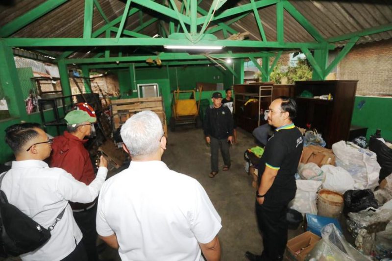 Farhan Tegaskan Sampah Harus Ditangani Terintegrasi