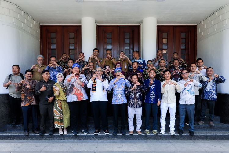 Belajar dari Kota Bandung, Subulussalam Ingin Pangkas Ketertinggalan Lewat Inovasi Layanan Publik dan Pendidikan