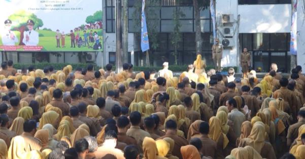 ASN Pemkot Cimahi Bantu Pengelolaan Sampah Lewat Program Sapu Jagat RT